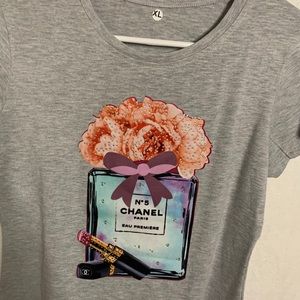 Gray woman shirt.
